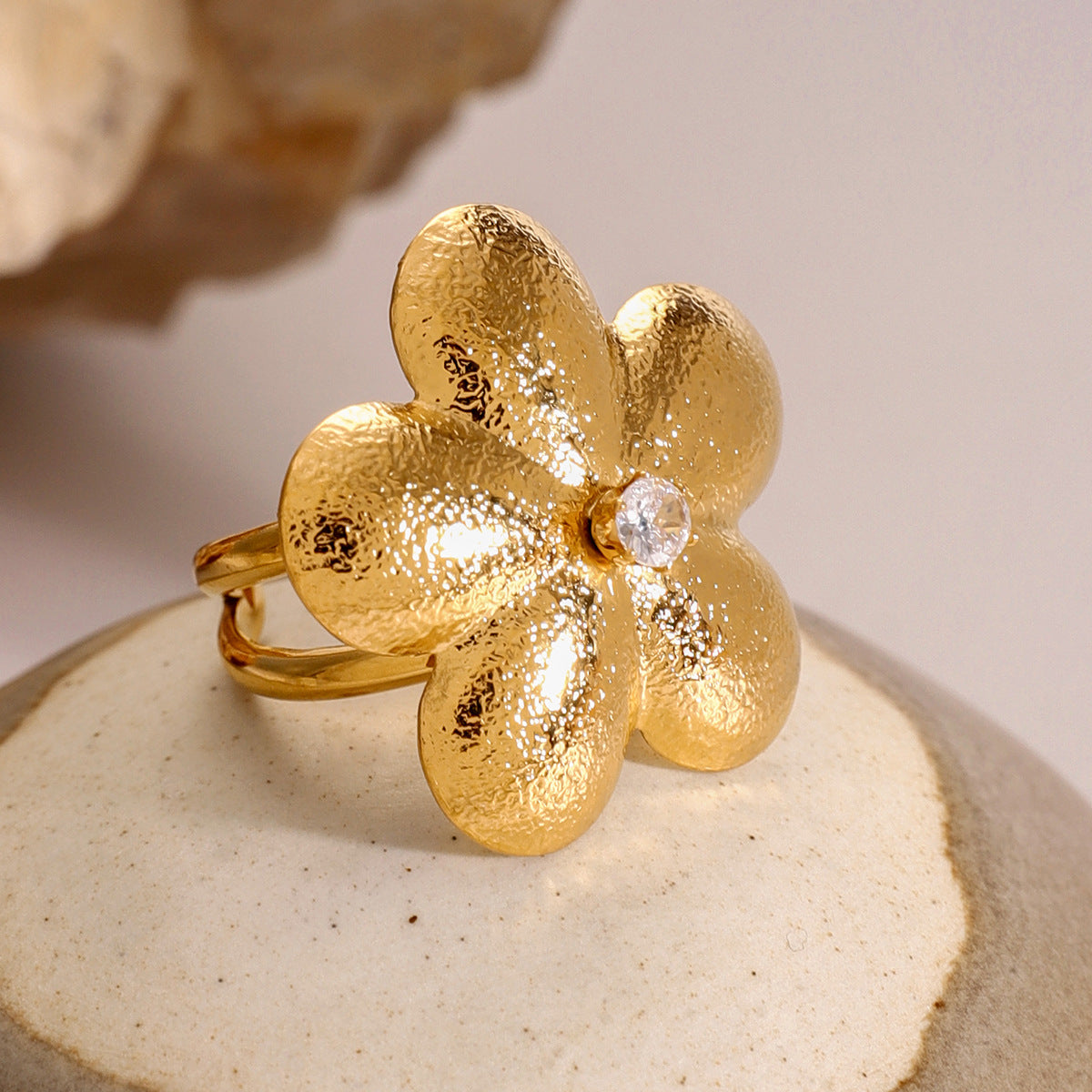 Flora Gold Petal Ring