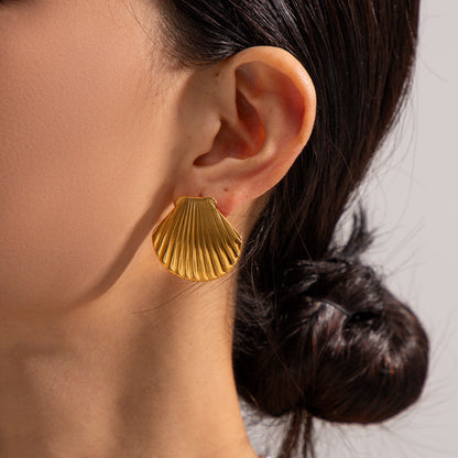 Nicole Seashell Gold Earrings